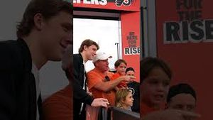 Video post by @philadelphiaflyers on YouTube