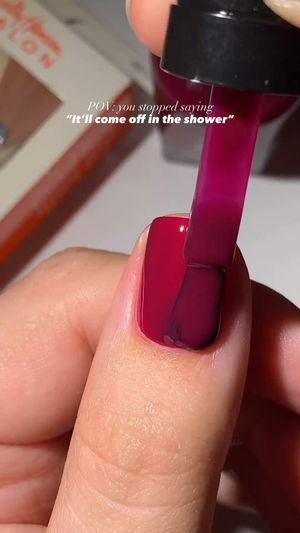 Video post by @sally_hansen on Instagram