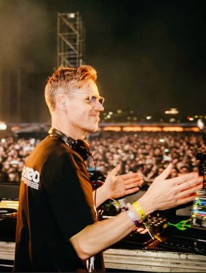 Image post by @armadamusic on Instagram