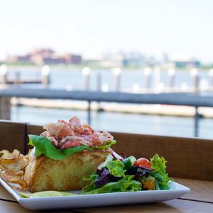 Image post by @reelhousemarinabay on Instagram