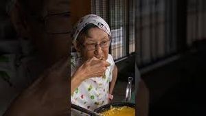 Video post by @cookingwithlynja on YouTube