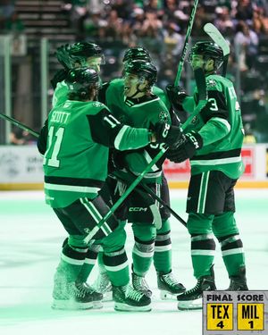 Image post by @txstarshockey on Instagram