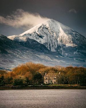 Image post by @thewildatlanticway on Instagram