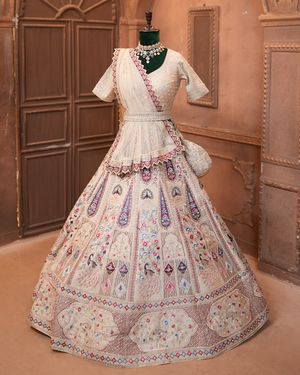 Image post by @ambika_fashion_kolkata on Instagram