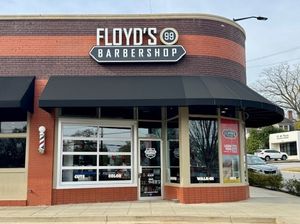 Image post by @floyds99barbershop on Instagram