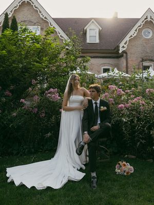 Image post by @vowdweddings on Instagram