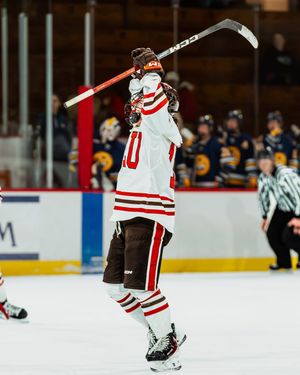 Image post by @slusaintshockey on Instagram