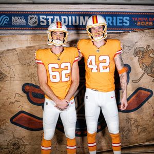 Image post by @ReviewLightning on Twitter