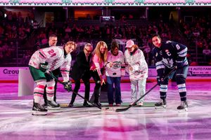 Image post by @everett_silvertips on Instagram