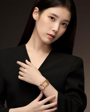 Image post by @esquire.korea on Instagram