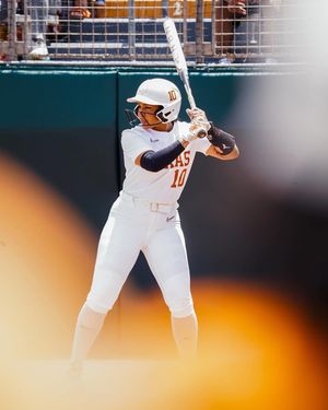 Image post by @texassoftball on Instagram