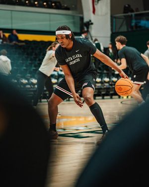 Image post by @santaclarahoops on Instagram