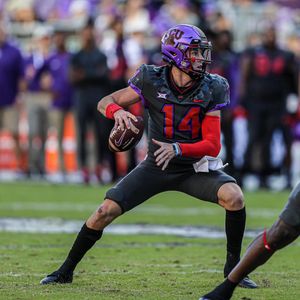 Image post by @coolestcollegefootballuniforms on Instagram