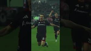 Video post by @dcunited on YouTube