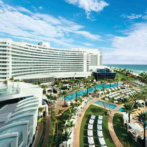Image post by @fontainebleaumiamibeach on Instagram