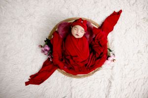 Image post by @newbornbabyphotographystudio on Instagram