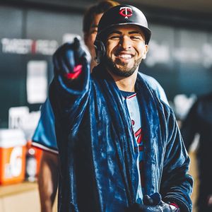 Image post by @twins on Instagram