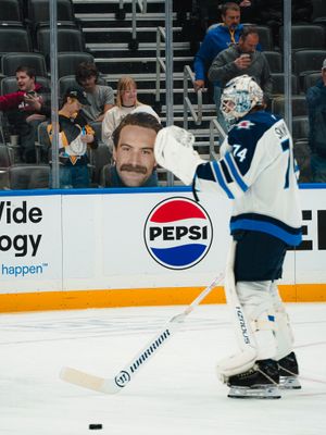 Image post by @nhljets on Instagram