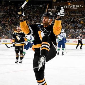 Image post by @pensreport on Instagram