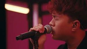 Video post by @88rising on YouTube
