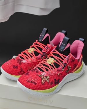 Image post by @currybrand on Instagram