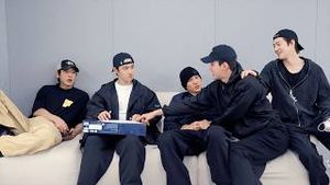 Video post by @weareoneexo on YouTube