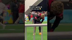 Video post by @Sporting News on YouTube