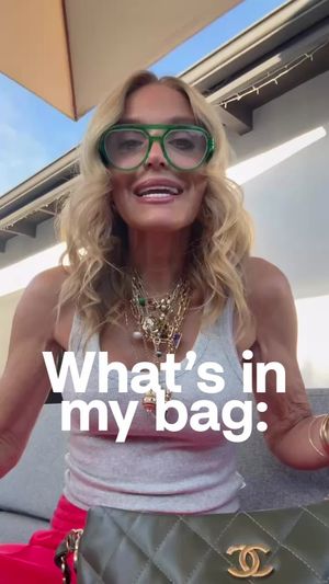 Video post by @shop.with.caroline on TikTok