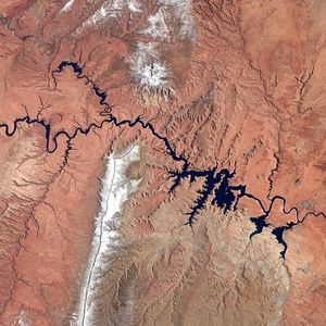 Image post by @iss on Instagram