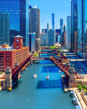 Image post by @choosechicago on Instagram