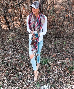 Image post by @sabrinanoellee on Instagram