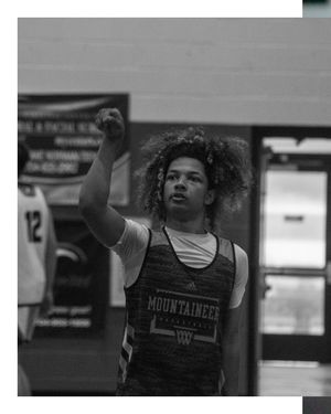 Image post by @sn33kclips on Instagram