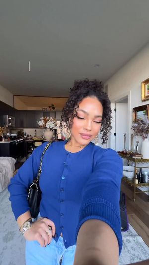 Video post by @enashaolivia on Facebook