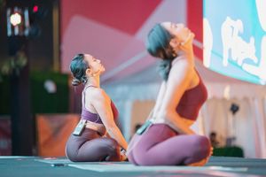 Image post by @jessicaleeyoga on Instagram