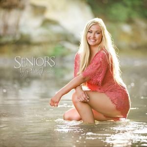 Image post by @seniorsbyphotojeania on Instagram