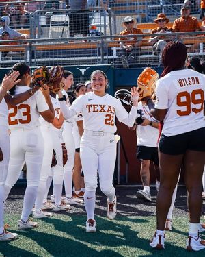 Image post by @TexasLonghornsSoftball on Facebook