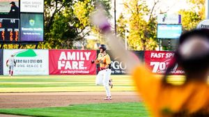 Image post by @fmredhawks on Instagram