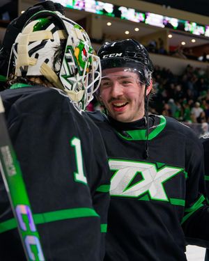 Image post by @txstarshockey on Instagram