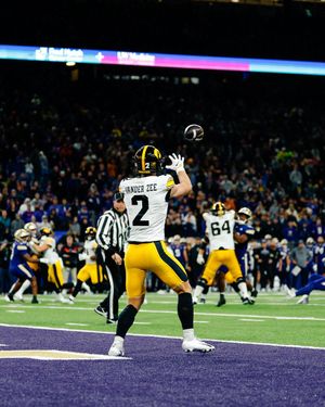 Image post by @HawkeyeFootball on Twitter/X