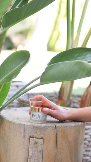 Video post by @RahuaBeauty on Facebook