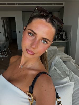 Image post by @rosielewis_ on Instagram
