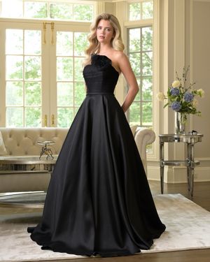 Image post by @colorsdress on Instagram