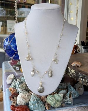 Image post by @beadcache on Instagram