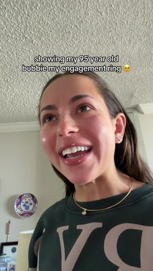Video post by @anyaweitz on TikTok