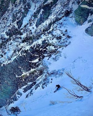 Image post by @j_skis on Instagram