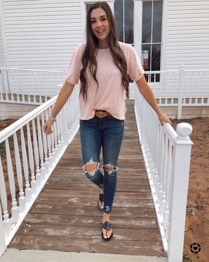 Image post by @sabrinanoellee on Instagram