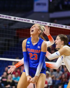 Image post by @GatorsVB on Twitter