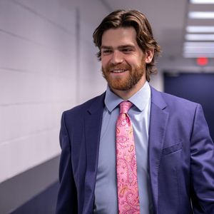 Image post by @nhljets on Instagram