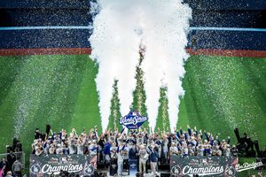 Image post by @losdodgers on Instagram