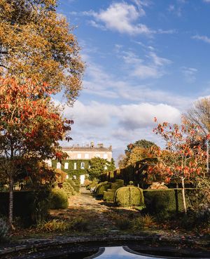 Image post by @_stay_inside on Instagram